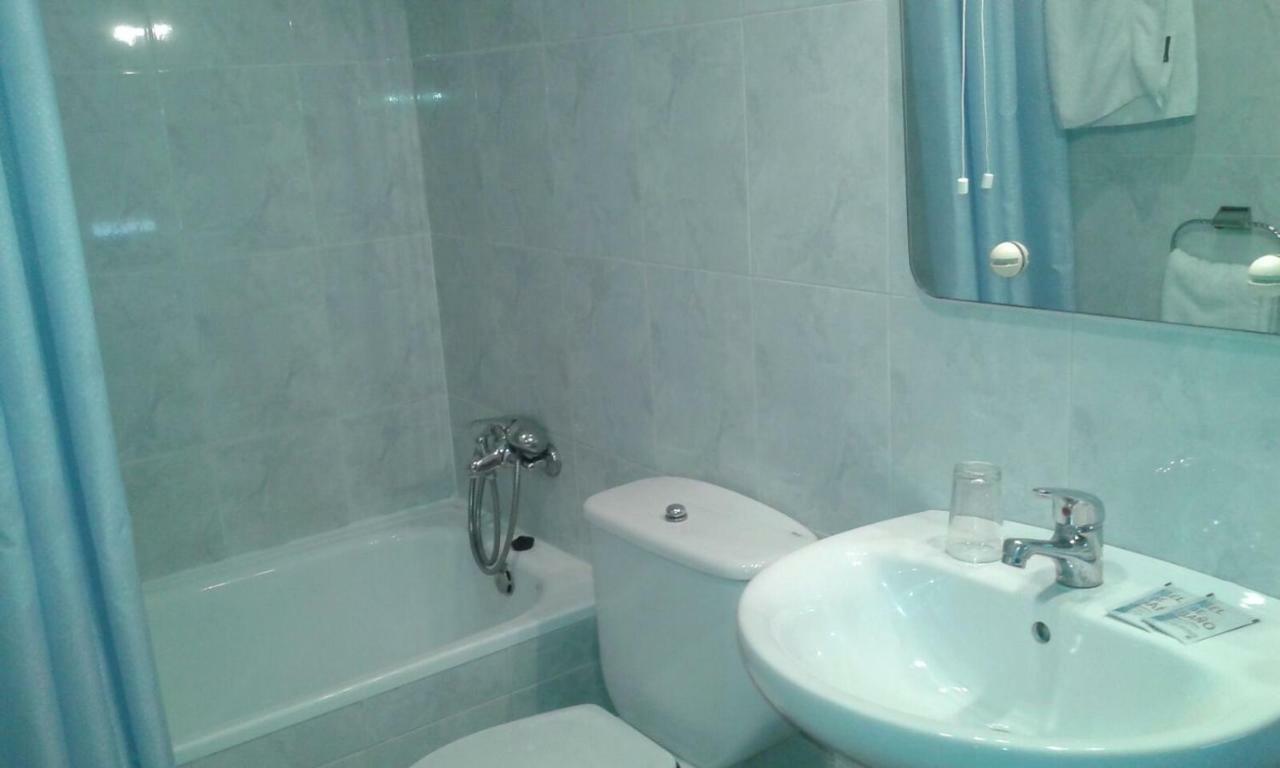 Hostal Avila 오카나 외부 사진