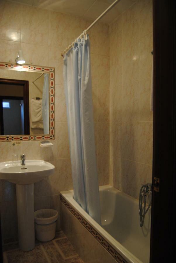 Hostal Avila 오카나 외부 사진