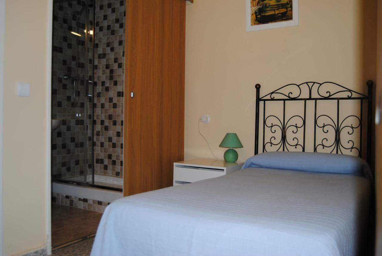 Hostal Avila 오카나 외부 사진