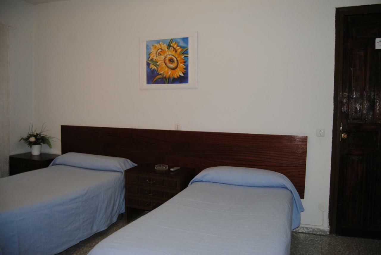 Hostal Avila 오카나 외부 사진