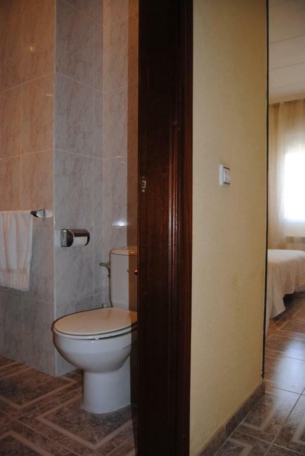 Hostal Avila 오카나 외부 사진