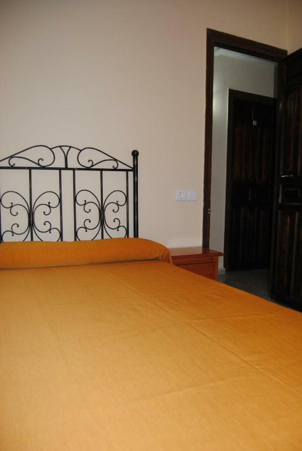 Hostal Avila 오카나 외부 사진