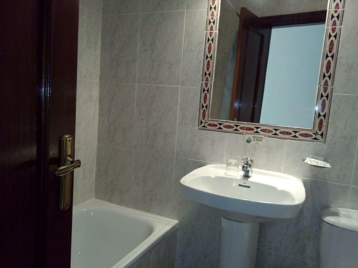 Hostal Avila 오카나 외부 사진