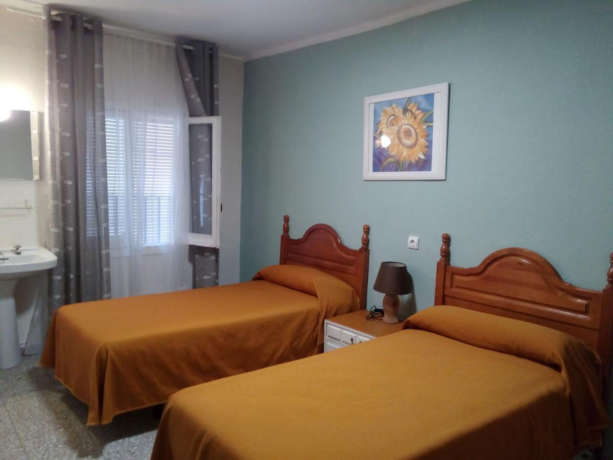 Hostal Avila 오카나 외부 사진